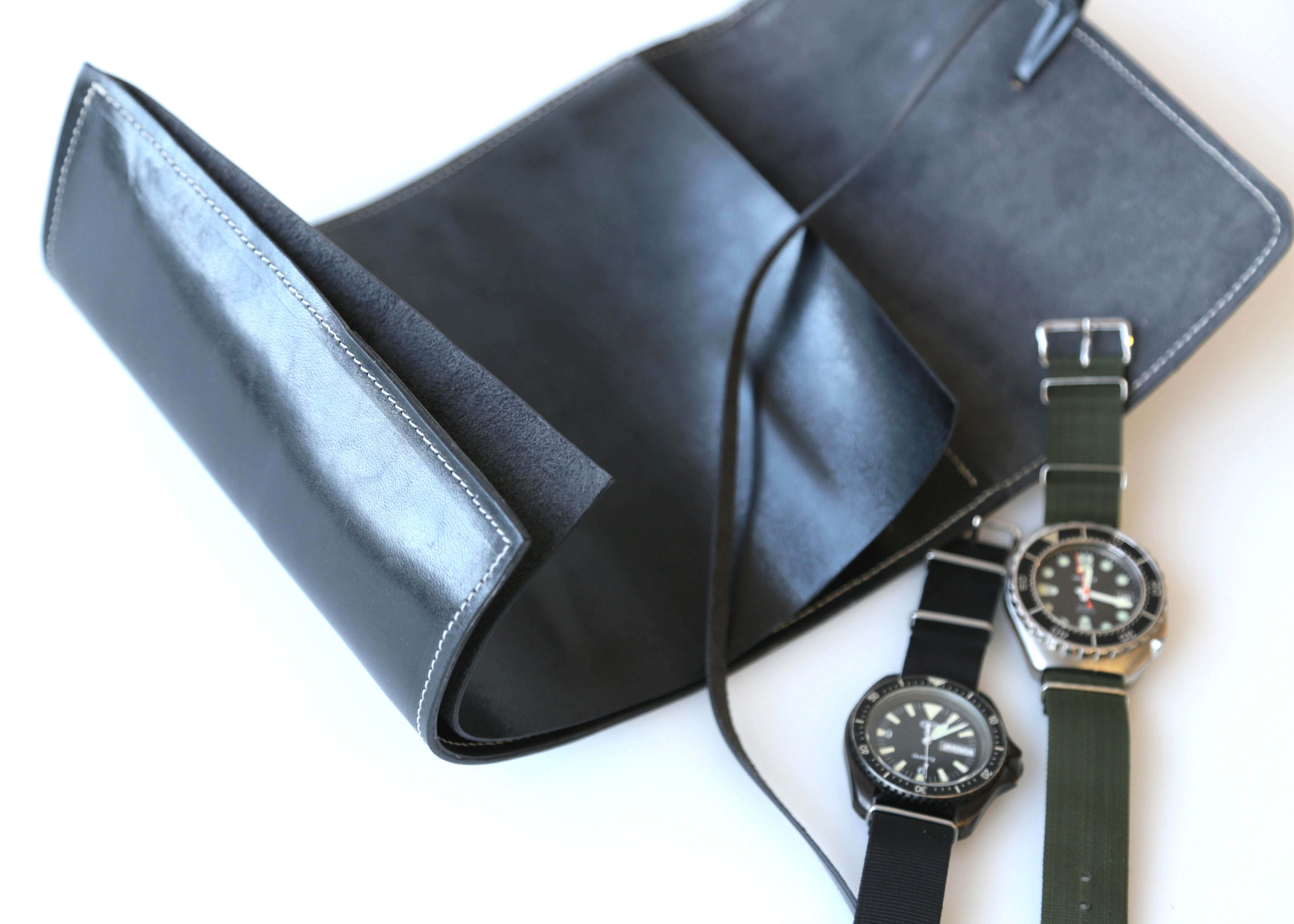 THREE POCKET WATCH ROLL BLACK