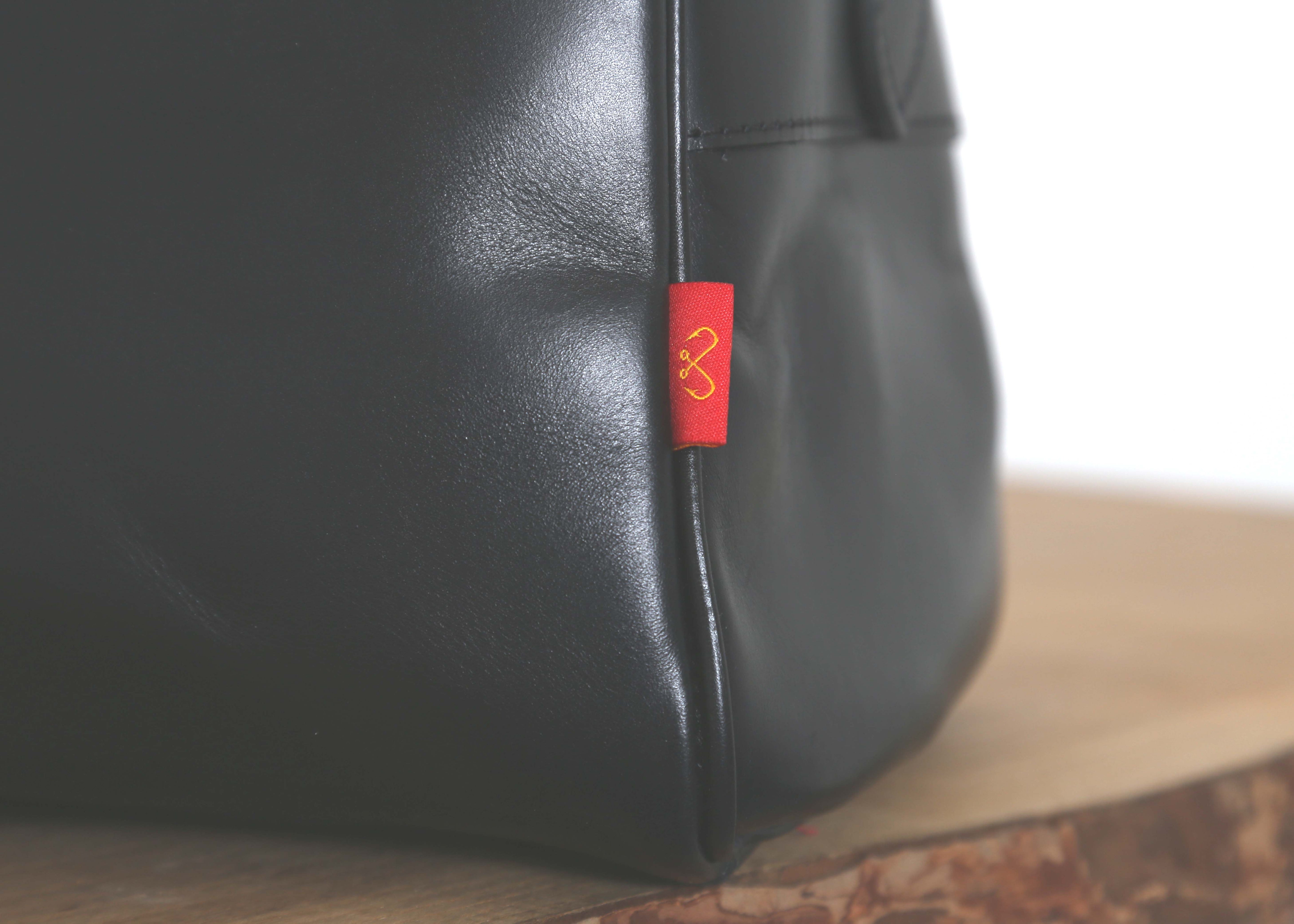 Chapman Reiver Holdall