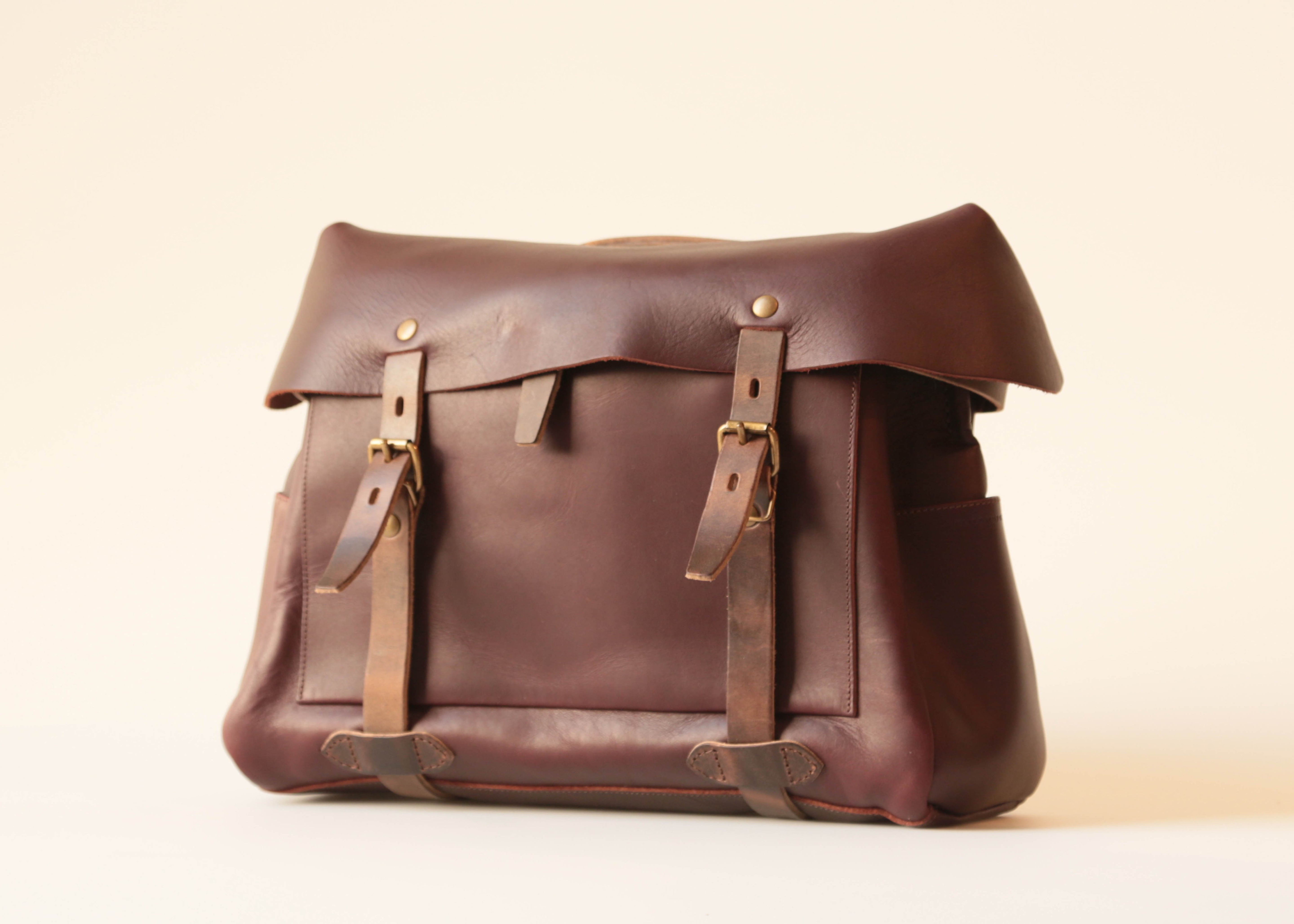 EXECUTIVE POSTMAN BAG 48H IRVING peat