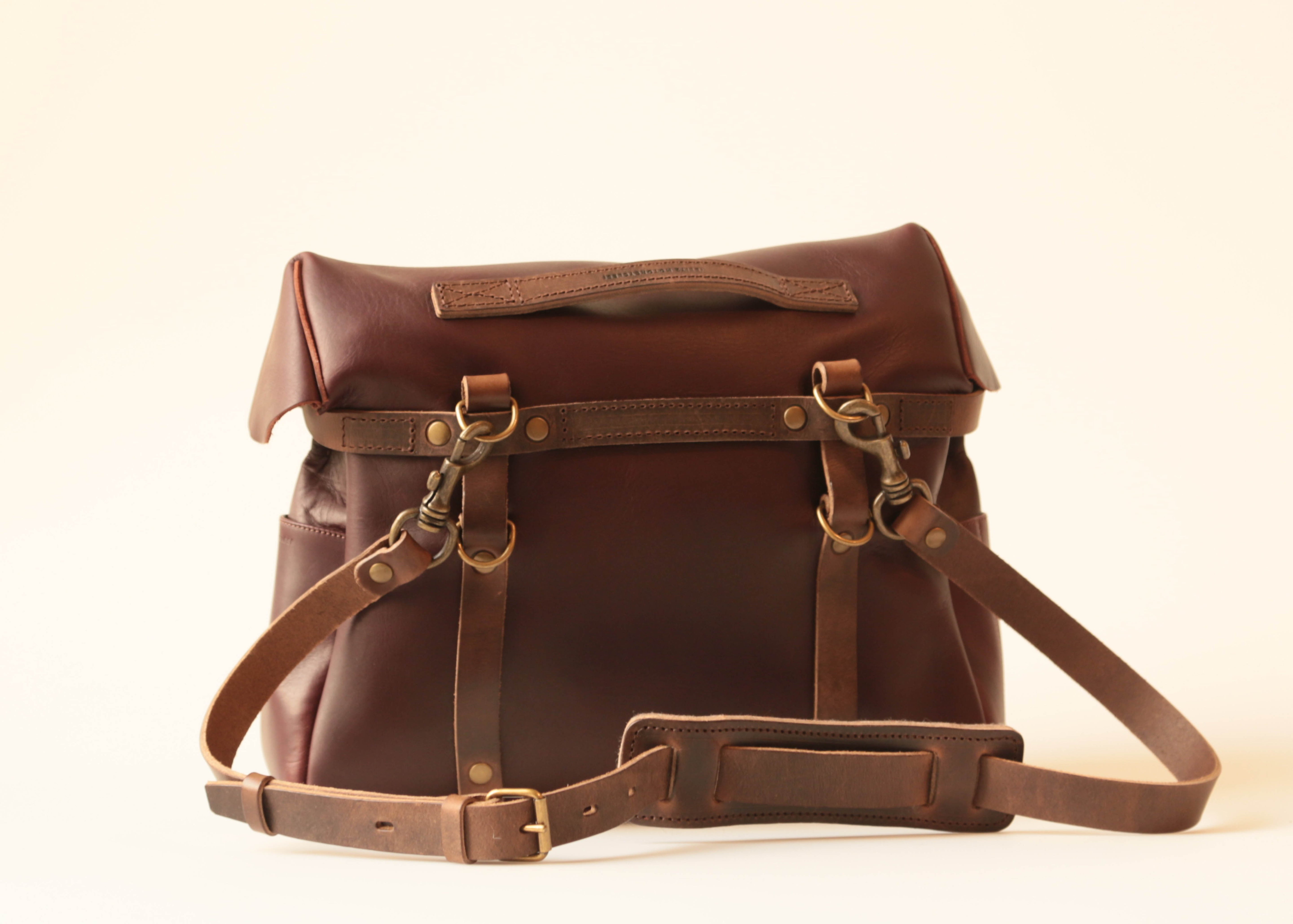 EXECUTIVE POSTMAN BAG 48H IRVING peat