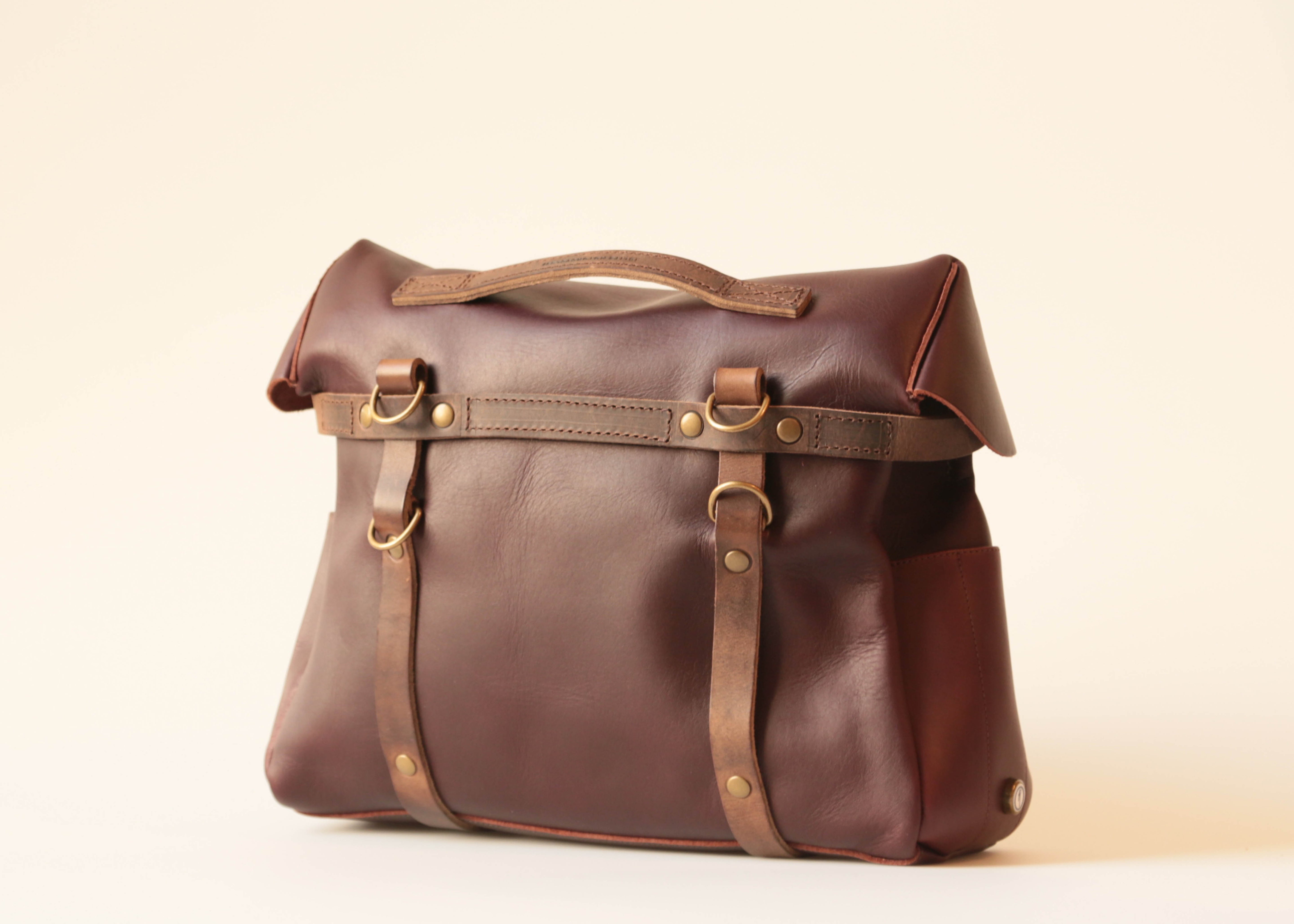 EXECUTIVE POSTMAN BAG 48H IRVING peat