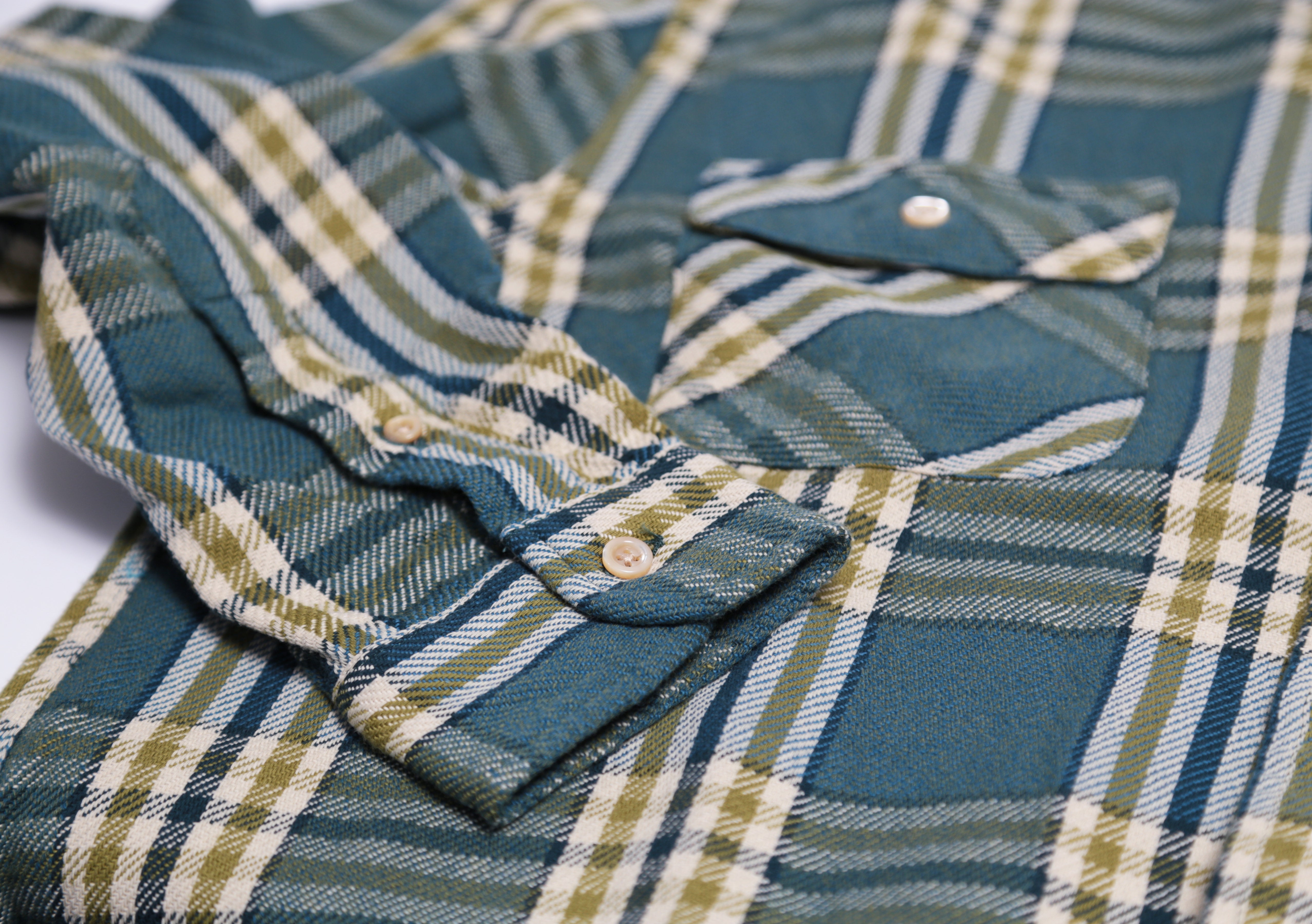 GREEN MULTI SHORTHORN LONG SLEEVED SHIRT