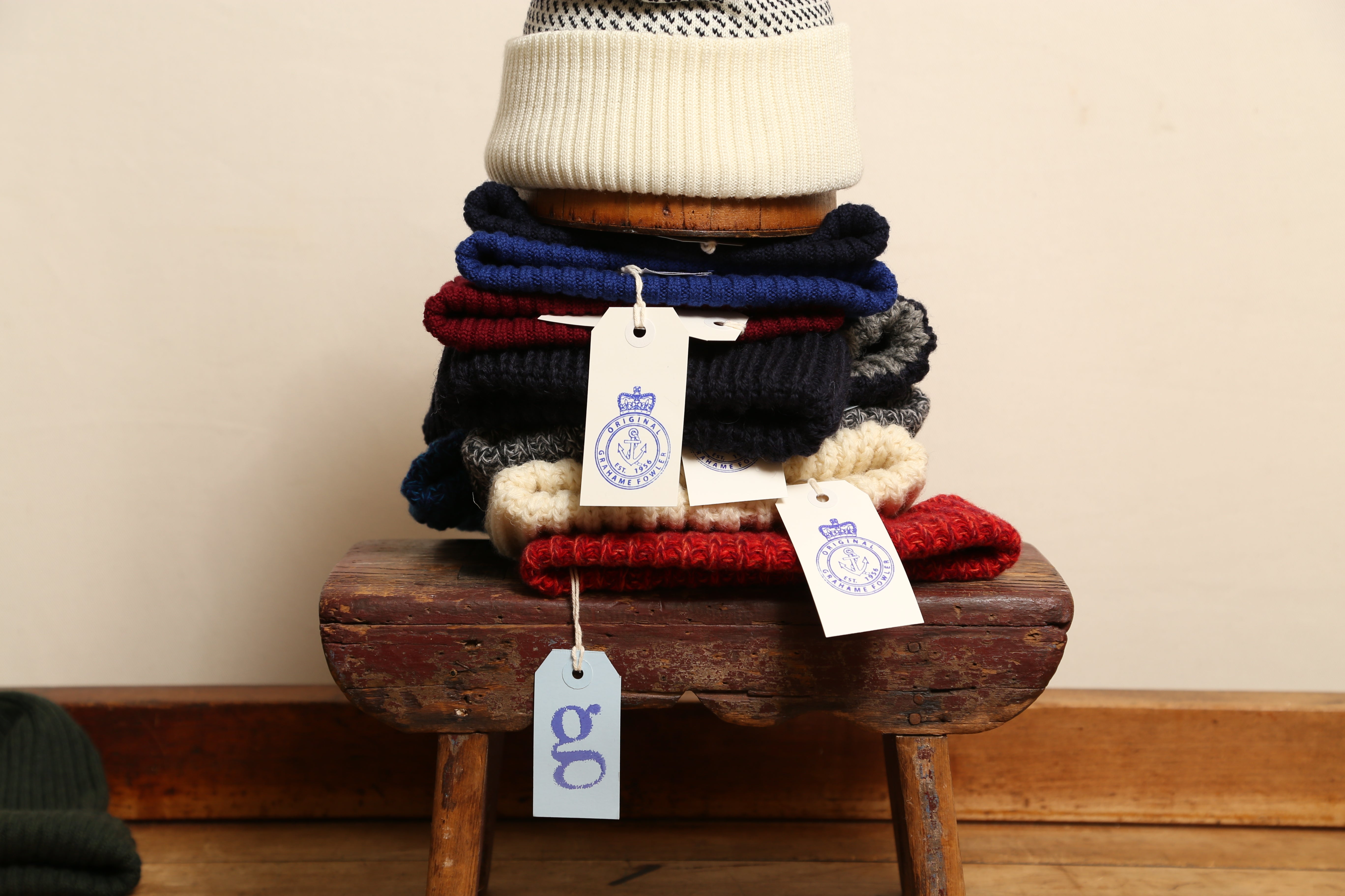 Gywnn Bobble beanie White