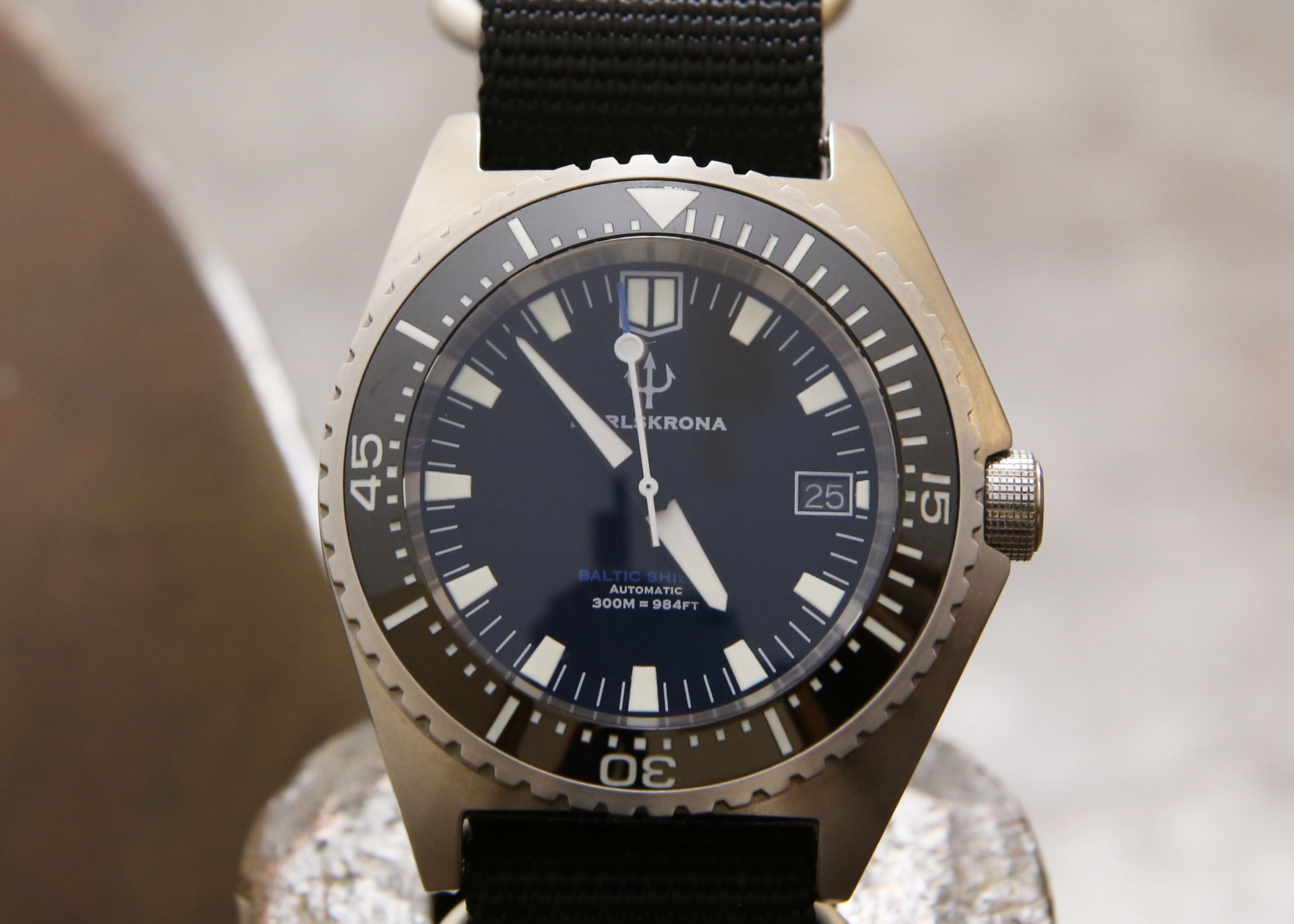 KARLSKRONA BALTIC SHIELD, NEW , BLK DIAL BLUE TRIM 43x49 CASE MOVEMENT , SEIKO NH35 AUTO HACK + BOX