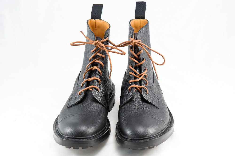 Men's Tricker's Black Scotch Grain Grassmere Boot With Commando Sole