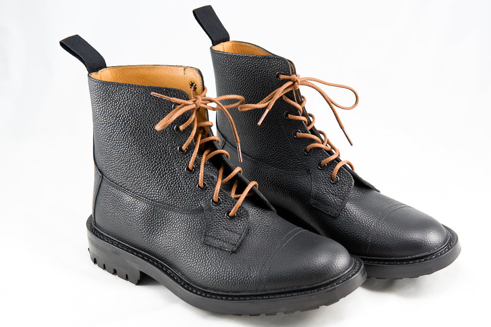Men's Tricker's Black Scotch Grain Grassmere Boot With Commando Sole