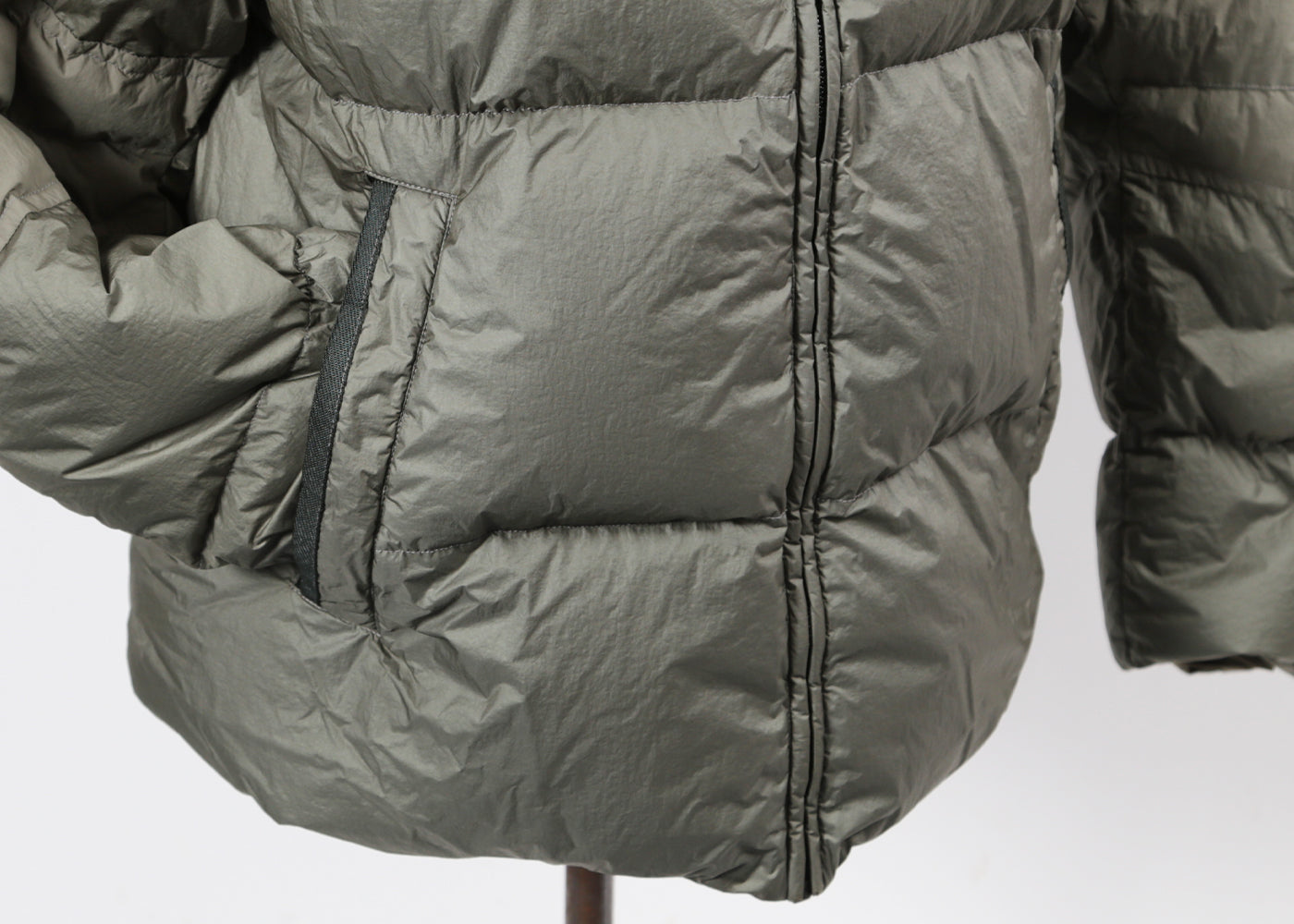 TEN C SAGE GREEN DOWN FILLED HOODED MID LAYER 3112